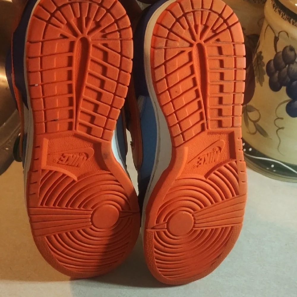 Size 7 Men's Orange Blue And White Nike Dunks With Verified Authenticity Coins - Picture 7 of 16